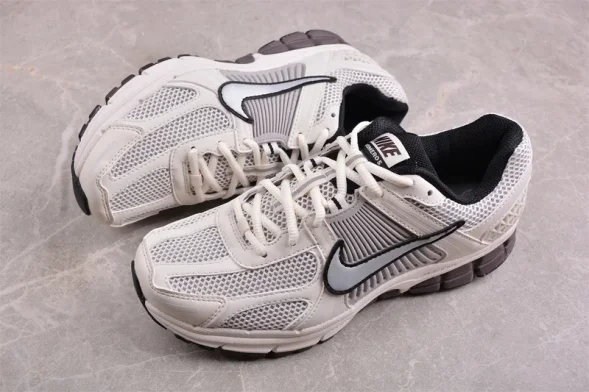 Nike Zoom Vomero 5 SP FJ2028-001 