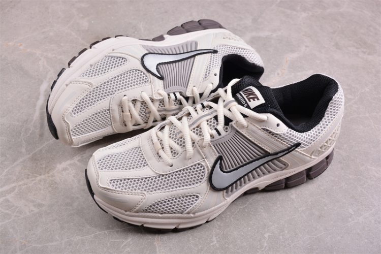  Nike Zoom Vomero 5 SP FJ2028-001
