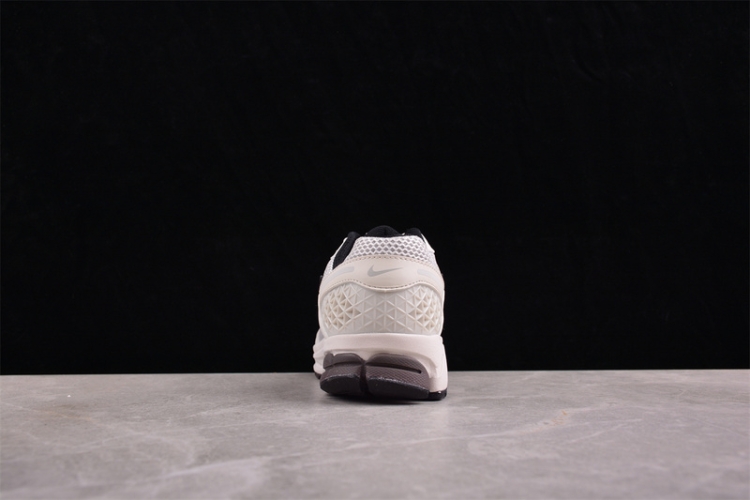  Nike Zoom Vomero 5 SP FJ2028-001