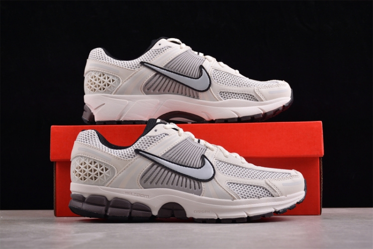  Nike Zoom Vomero 5 SP FJ2028-001