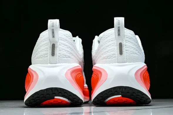 Nike Air ZoomX Vomero Plus HV8150-100 