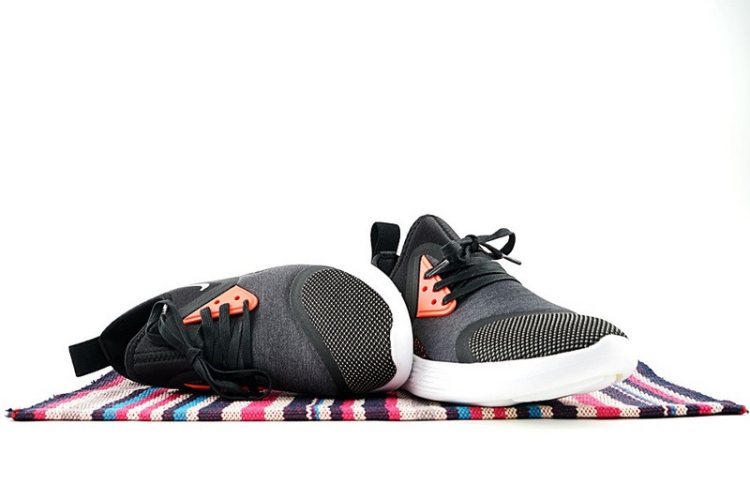 Nike LunarCharge Premium LE “Black  Orange Red” 923284-016