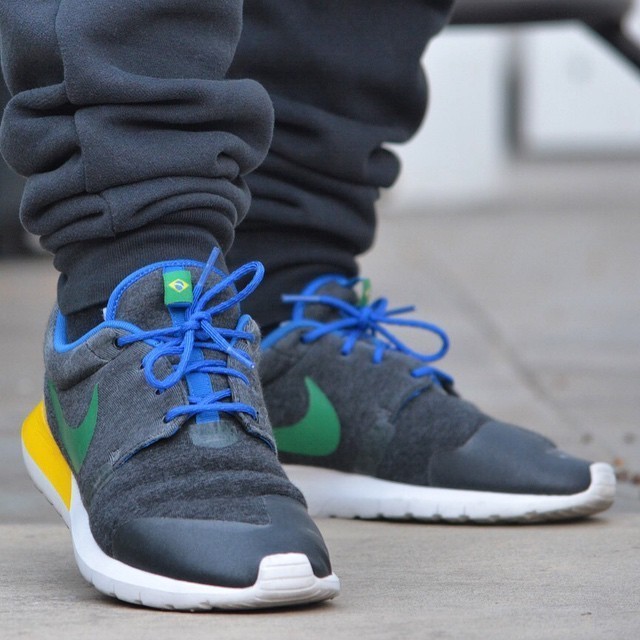 NIKE ROSHE RUN NM SP