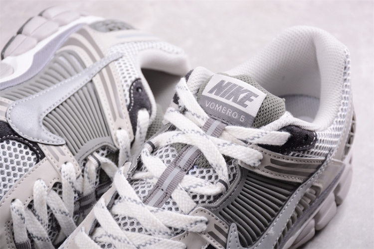  Nike Zoom Vomero 5 SP FD0791-012