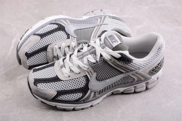 Nike Zoom Vomero 5 SP FD0791-012 