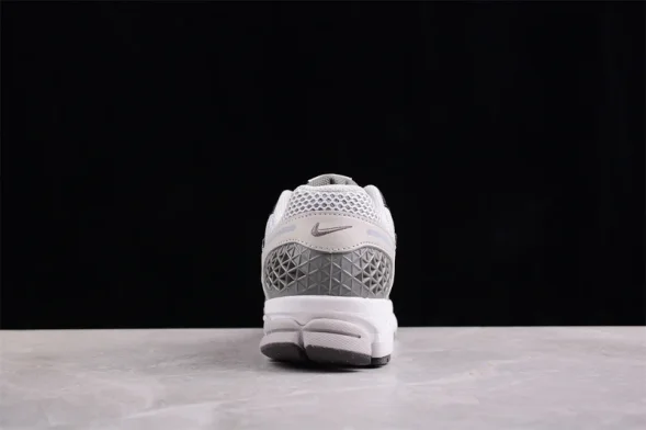 Nike Zoom Vomero 5 SP FD0791-012 