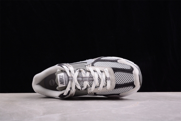 Nike Zoom Vomero 5 SP FD0791-012 