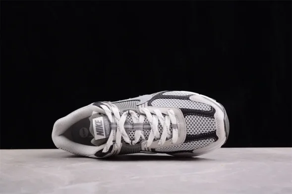 Nike Zoom Vomero 5 SP FD0791-012 