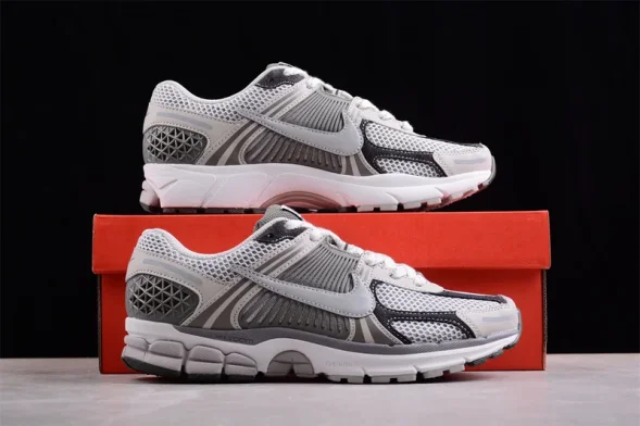 Nike Zoom Vomero 5 SP FD0791-012 