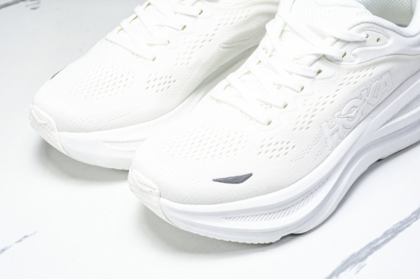 HOKA Bondi 9 1162012 WWH 