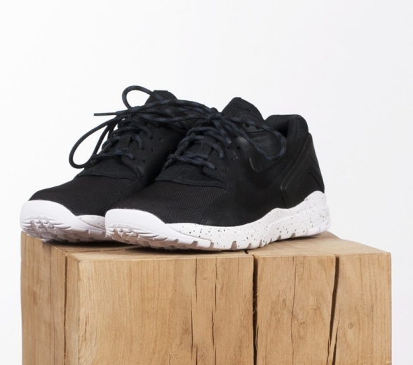 Nike Koth Mobb Ultra Low “Black Black - White” 749486-001
