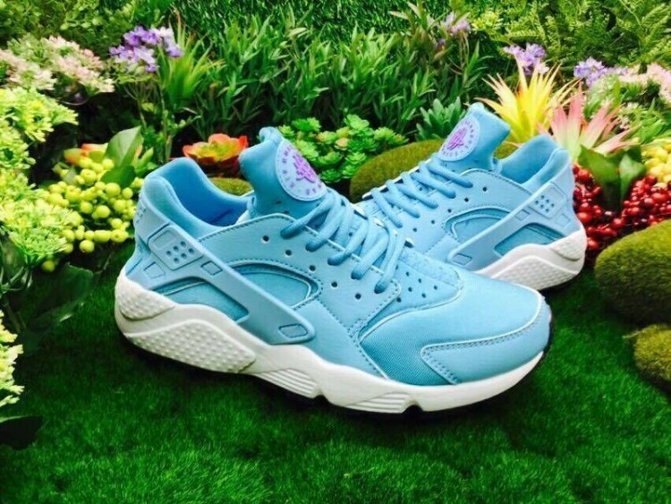  Nike Air Huarache LE 