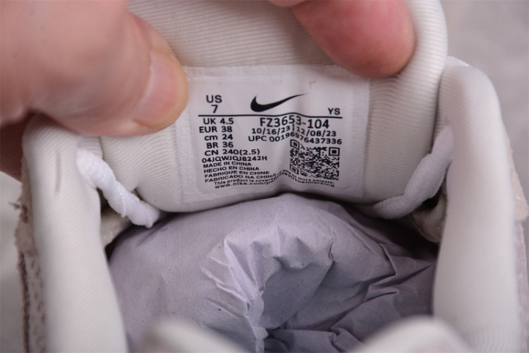  Nike Zoom Vomero 5 SP FZ3653-104