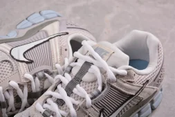 Nike Zoom Vomero 5 SP FZ3653-104