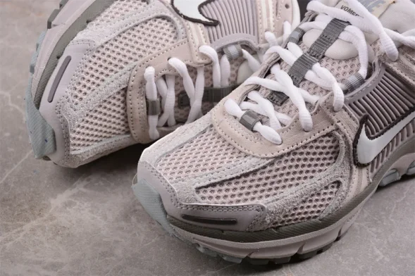 Nike Zoom Vomero 5 SP FZ3653-104 