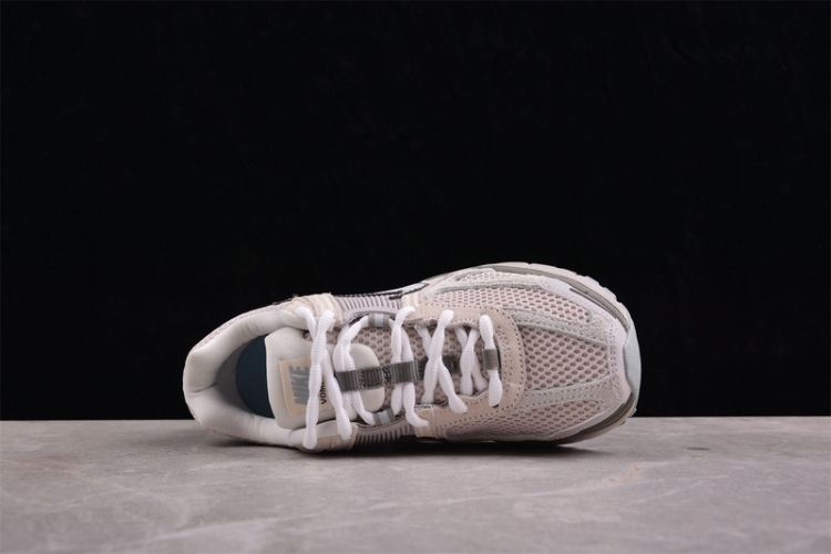  Nike Zoom Vomero 5 SP FZ3653-104