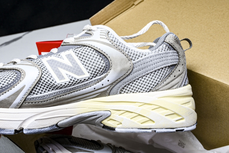  New Balance 530 MR530TG