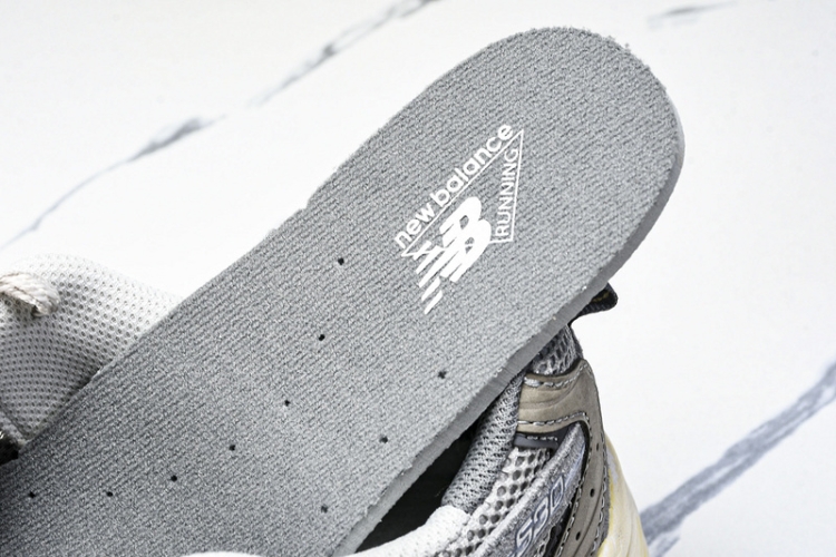  New Balance 530 MR530TG