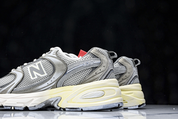  New Balance 530 MR530TG