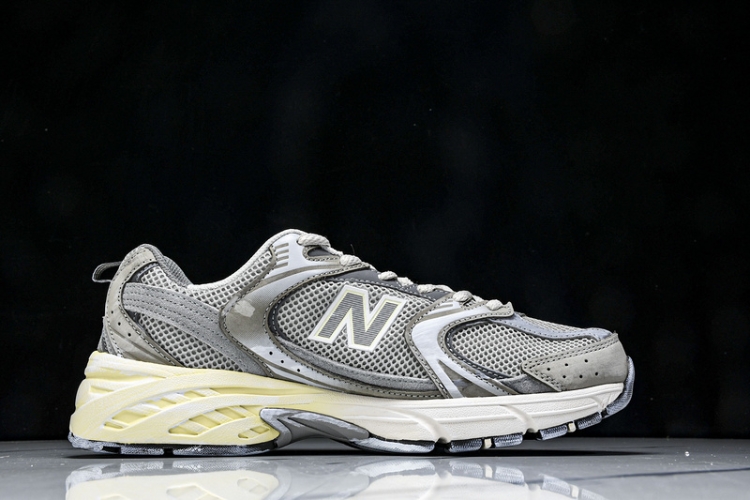  New Balance 530 MR530TG
