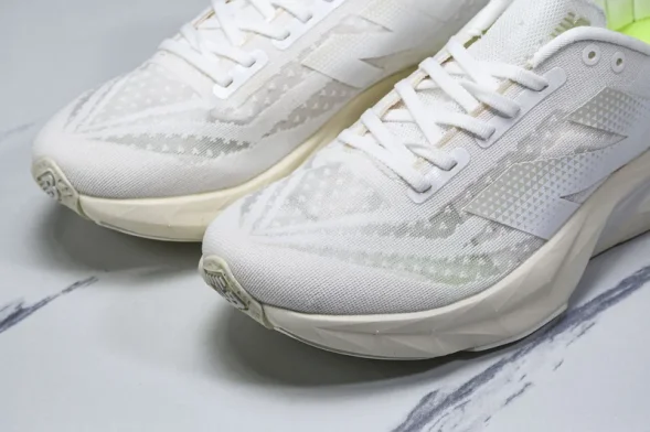 New Balance FuelCell Rebel V4 WFCXLJ4 