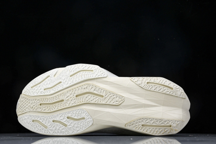  New Balance FuelCell Rebel V4 WFCXLJ4