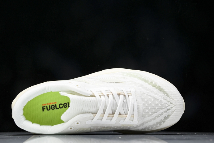  New Balance FuelCell Rebel V4 WFCXLJ4