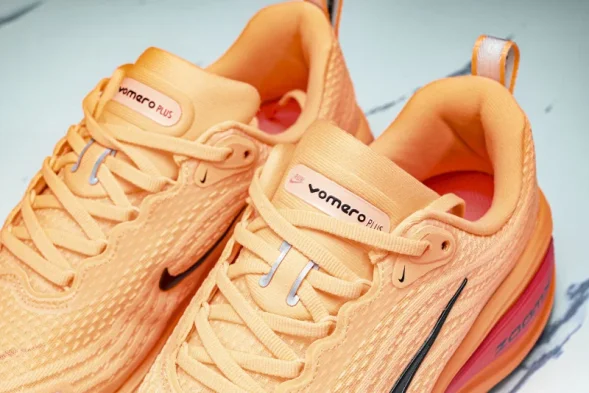 Nike Air ZoomX Vomero Plus HV8150-801 