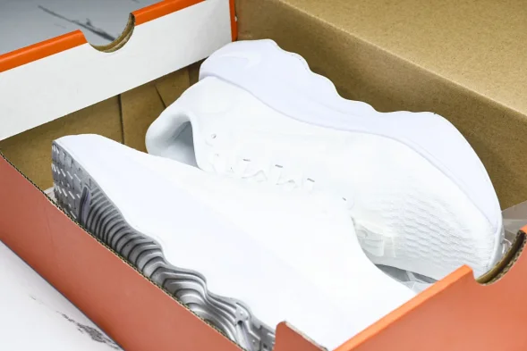 Nike Motiva DV1238-106 