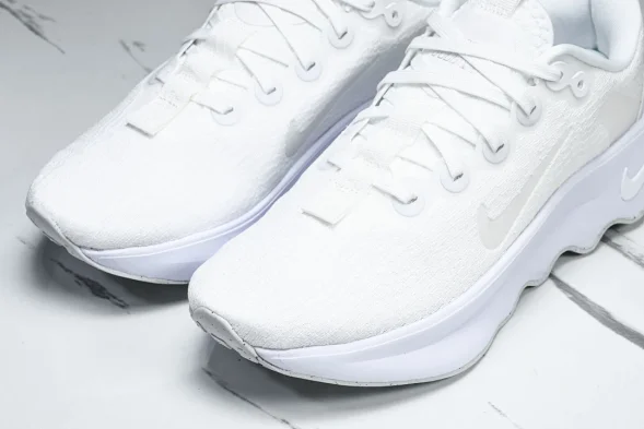 Nike Motiva DV1238-106 
