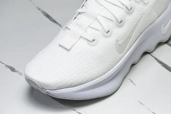 Nike Motiva DV1238-106 