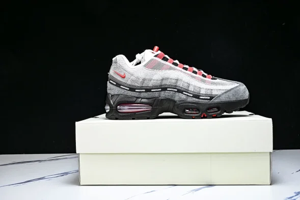 Nike Air Max 95 x Undefeated IB4523-003 