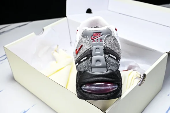 Nike Air Max 95 x Undefeated IB4523-003 
