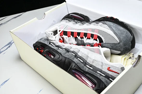 Nike Air Max 95 x Undefeated IB4523-003 