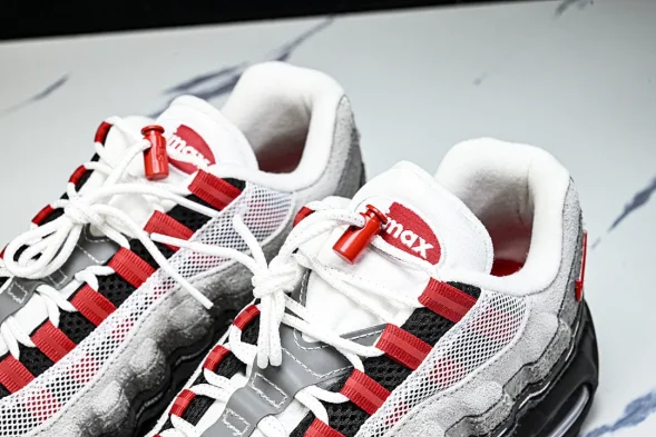Nike Air Max 95 x Undefeated IB4523-003 