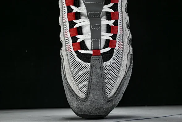 Nike Air Max 95 x Undefeated IB4523-003 