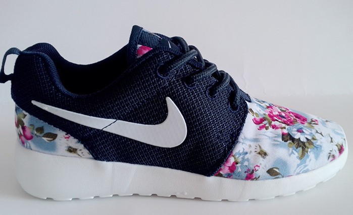 Nike Roshe Run Customs Flower