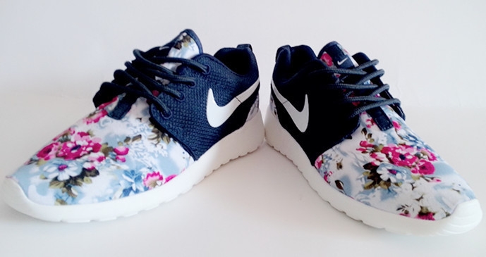 Nike Roshe Run Customs Flower