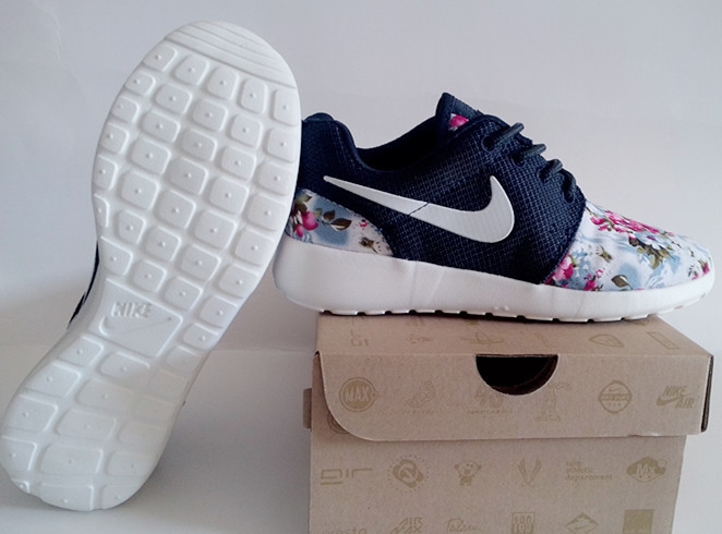 Nike Roshe Run Customs Flower