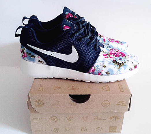 Nike Roshe Run Customs Flower