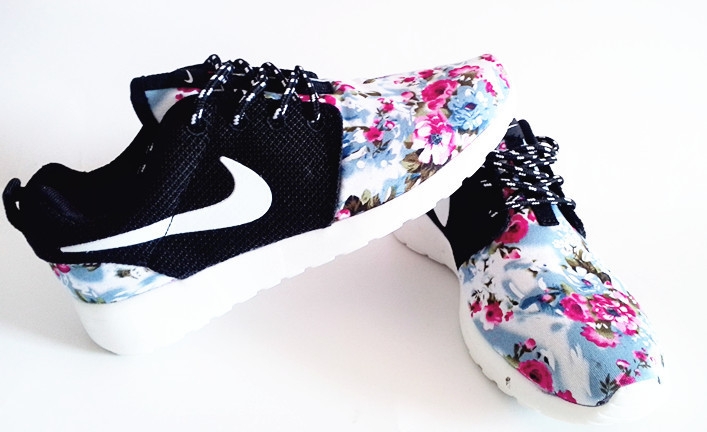 Nike Roshe Run Customs Flower