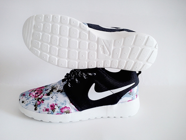 Nike Roshe Run Customs Flower