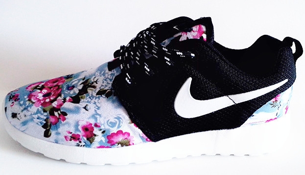 Nike Roshe Run Customs Flower