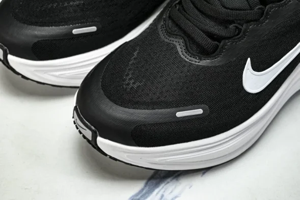 Nike Air ZoomX Vomero Plus HV8150-002 