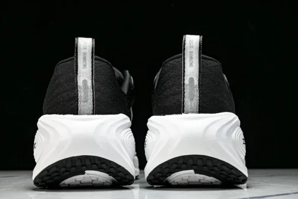 Nike Air ZoomX Vomero Plus HV8150-002 