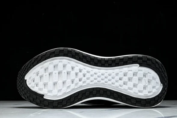 Nike Air ZoomX Vomero Plus HV8150-002 