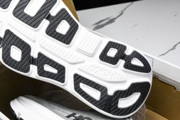 HOKA Bondi 9 1162011 GCTC