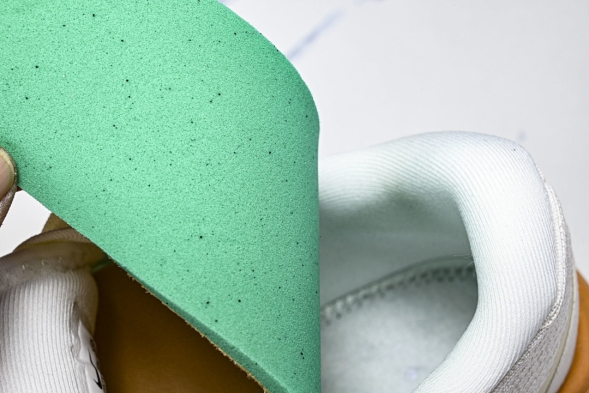 Nike Motiva DV1238 107 