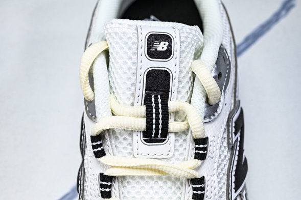 New Balance 204 U204LSW 