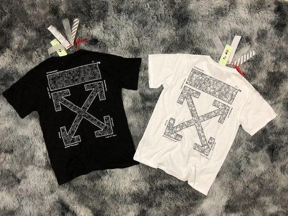  Off-White 